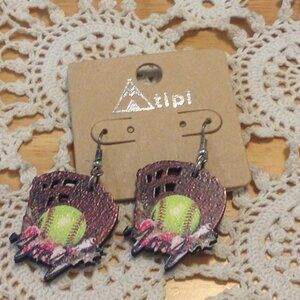 Sports Jewelry - Softball Mom earrings, Tipi